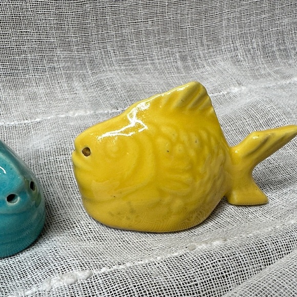 Vintage 1950s Bauer Chicken Of the Sea Advertising Salt and Pepper Shakers Fish - Picture 4 of 16